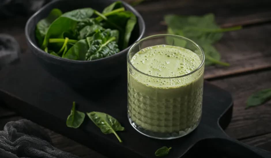 Koktajl ze szpinakiem oczyszczający, który wspiera zdrowie i detoks