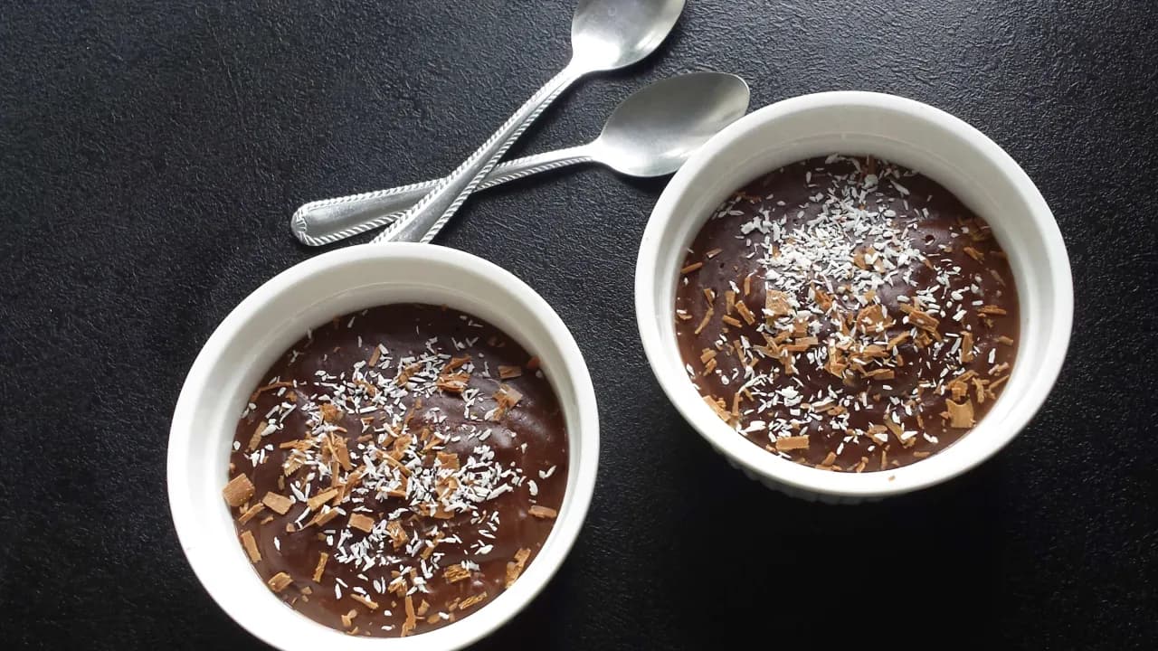 Ile kalorii ma budyń czekoladowy? Zaskakujące wartości odżywcze!