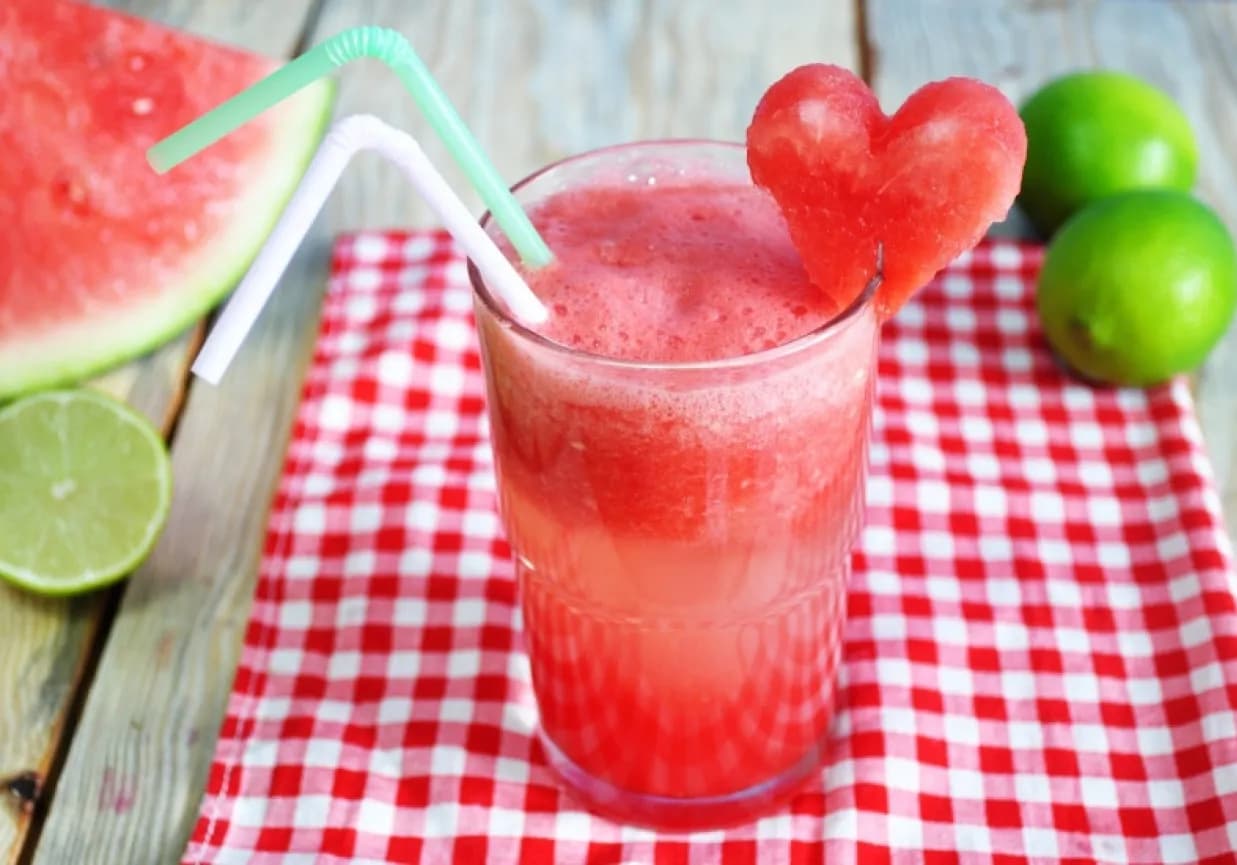 Orzeźwiający koktajl z arbuza: prosty przepis na letnie chwile
